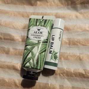 Beauty Gift Set by Vespro Aloe hand creme and aloe lip balm